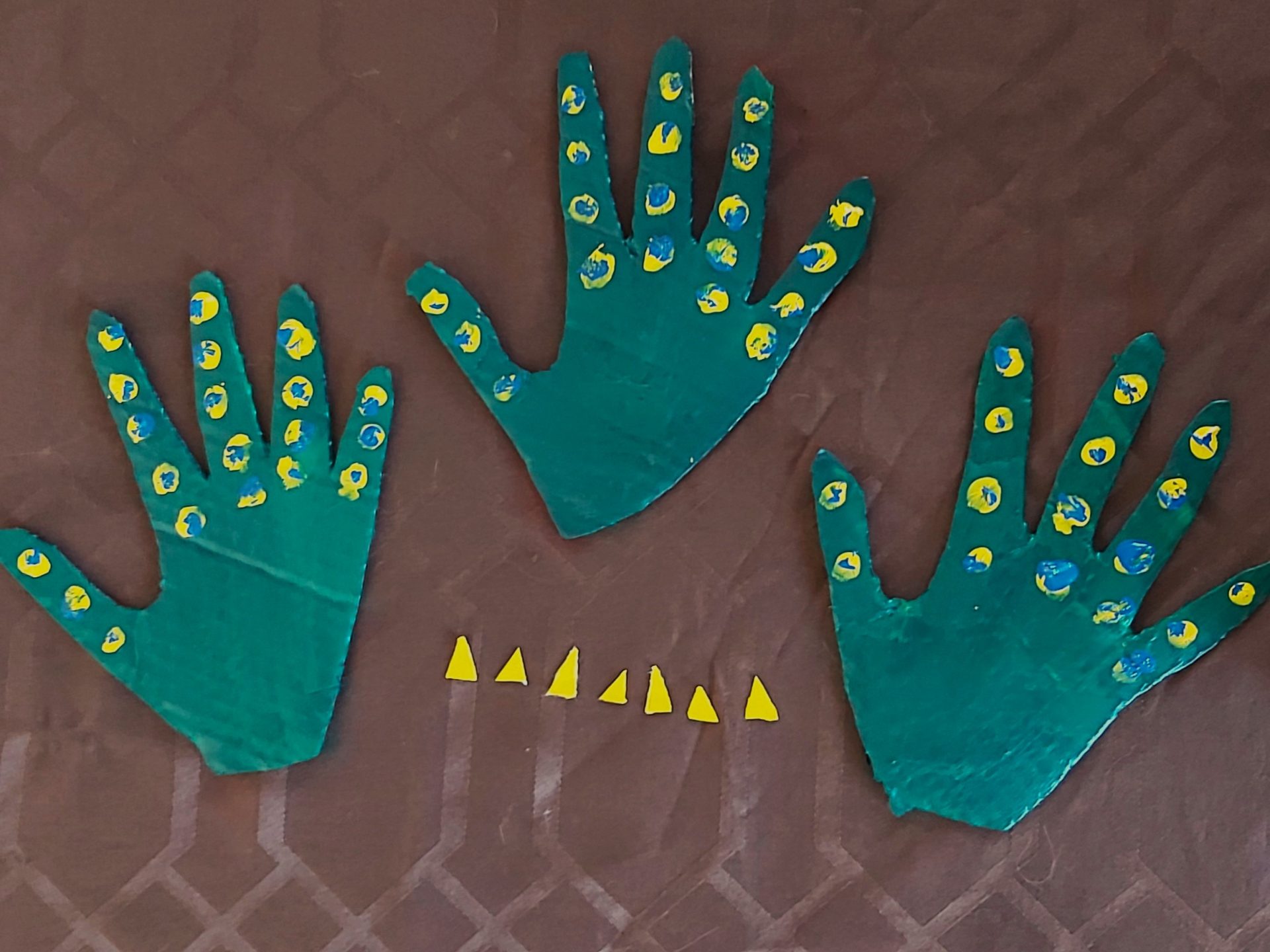 Handprint Peacock - Earth Rangers